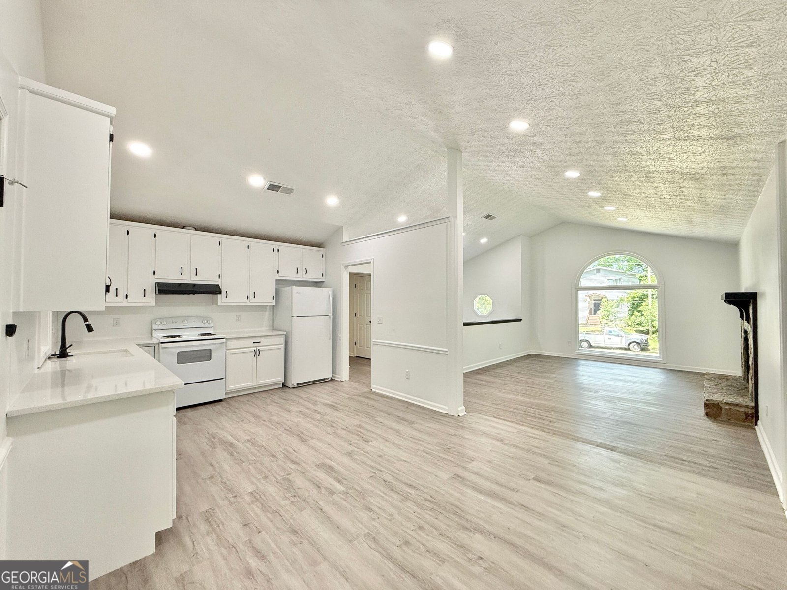 8399 Lake Drive Snellville - 8