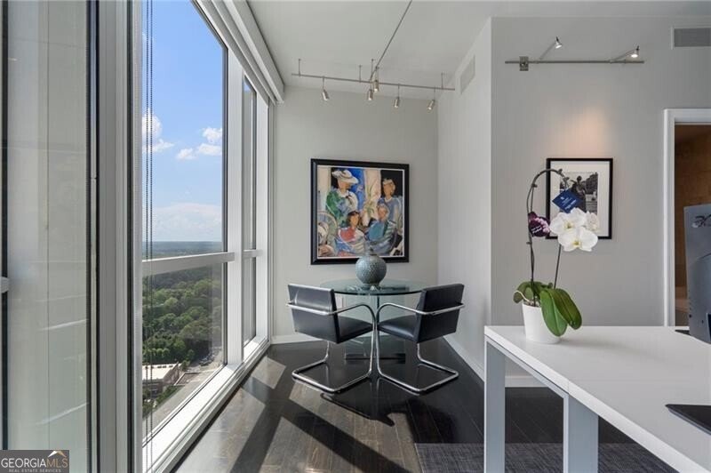 3325 Piedmont Road Atlanta - 37