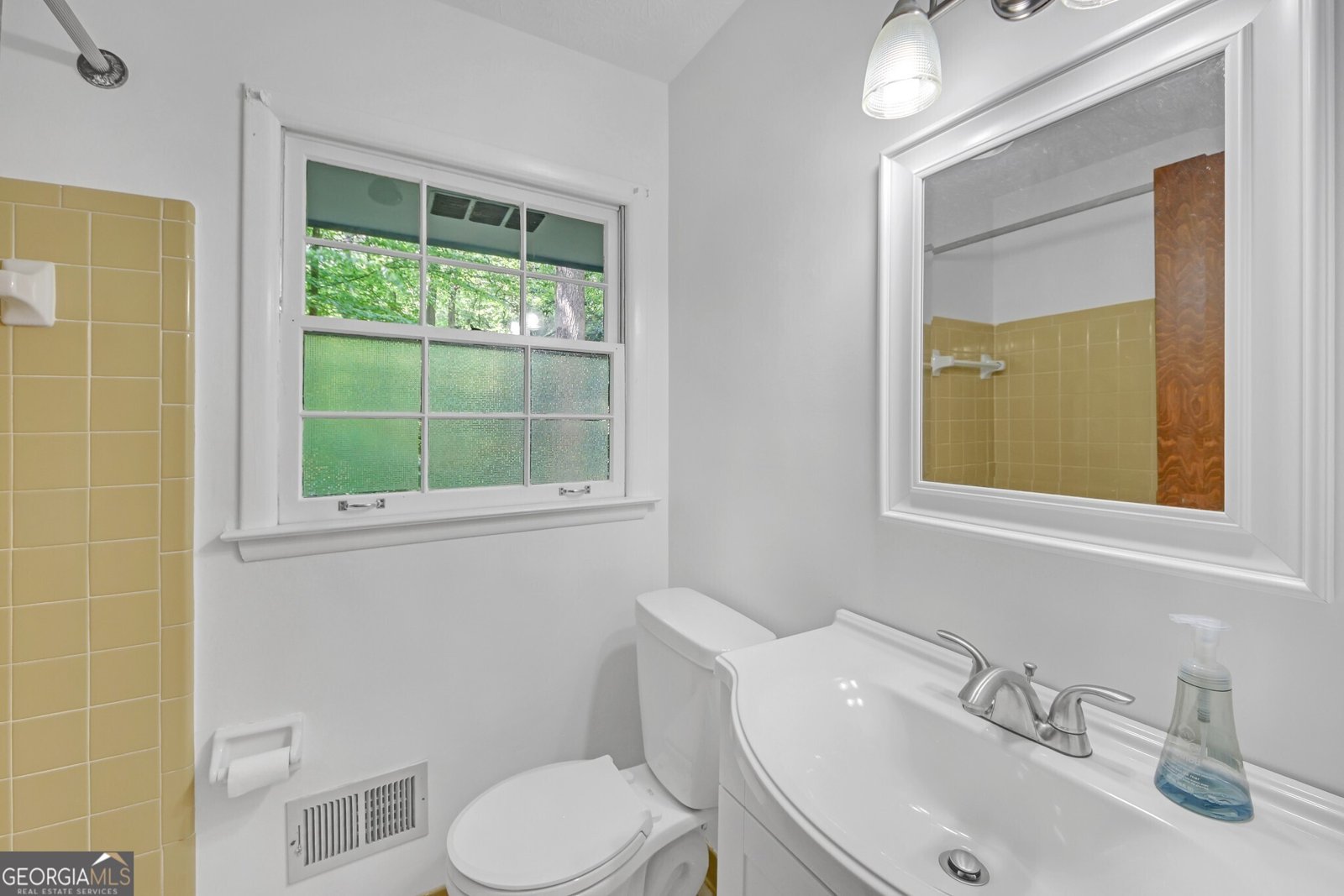 4856 Rock Haven Drive Lilburn - 16