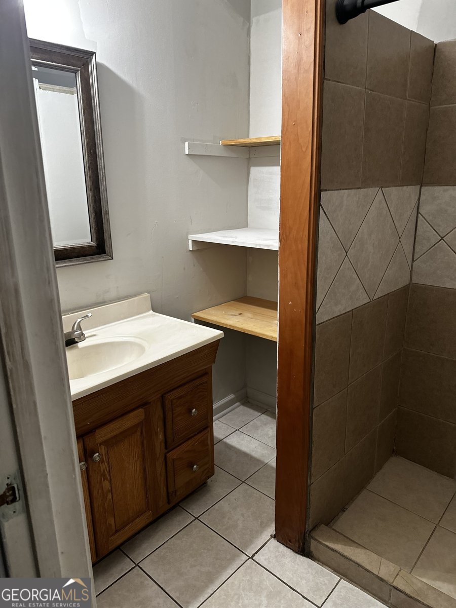 5022 Cliff Top Drive Loganville - 30