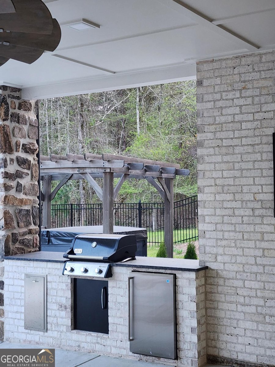155 Green Meadow Lane Fayetteville - 14