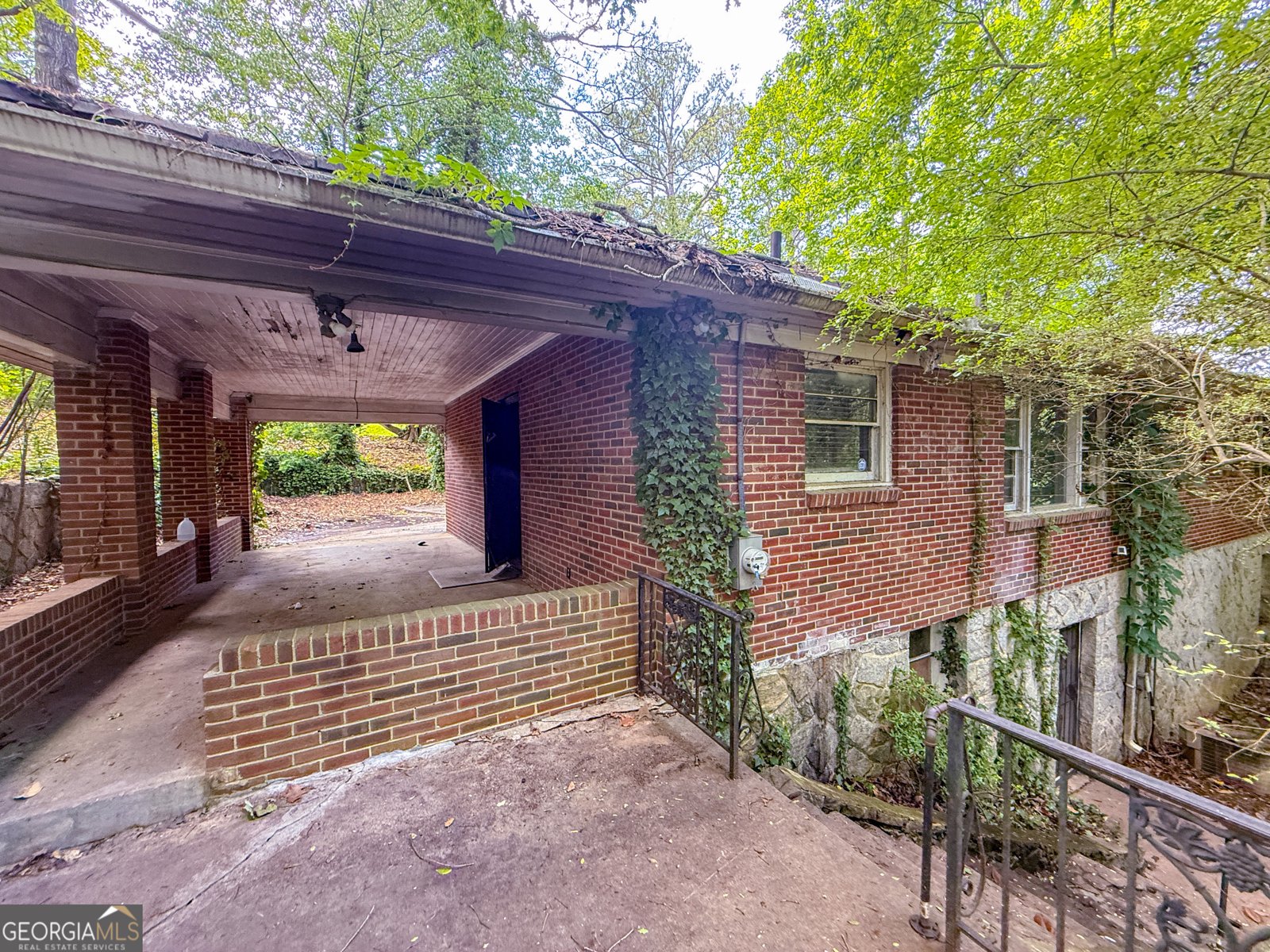 668 Lynn Circle Atlanta - 2
