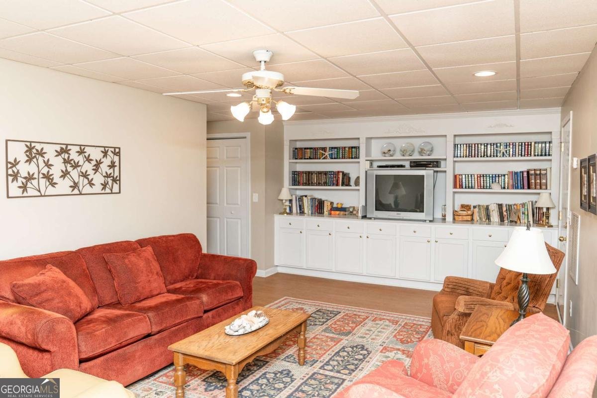 17 Hampton Way Carrollton - 55