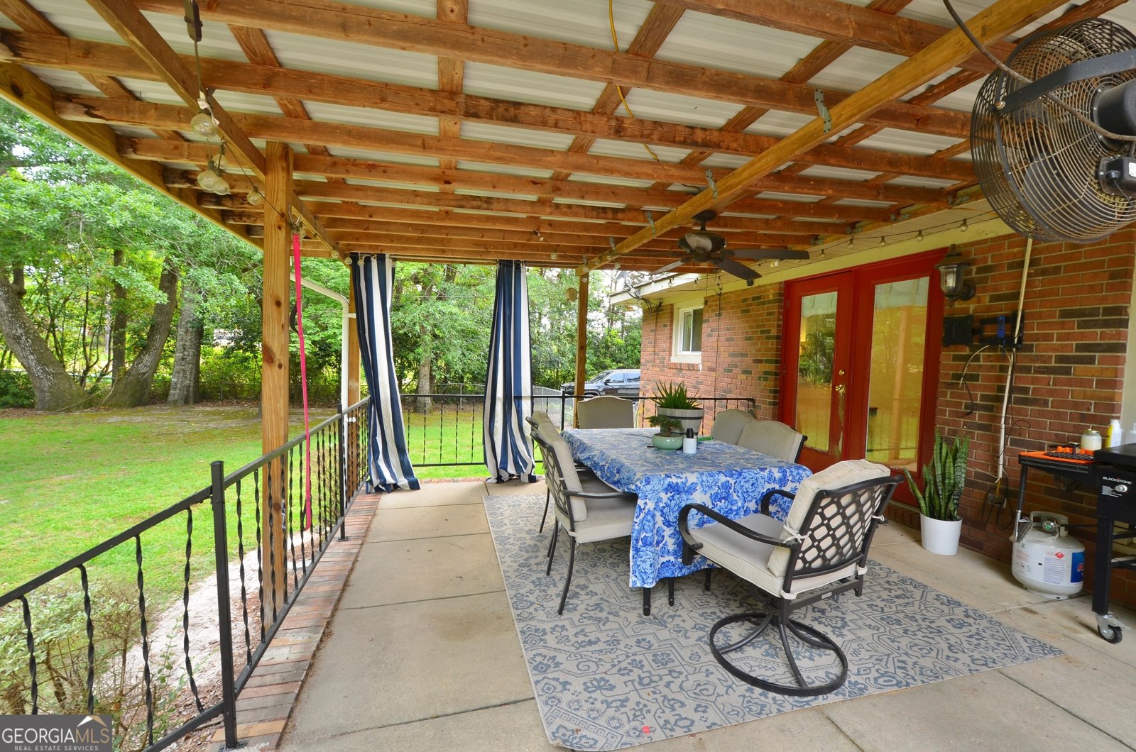 1335 5th Avenue Eastman - 11