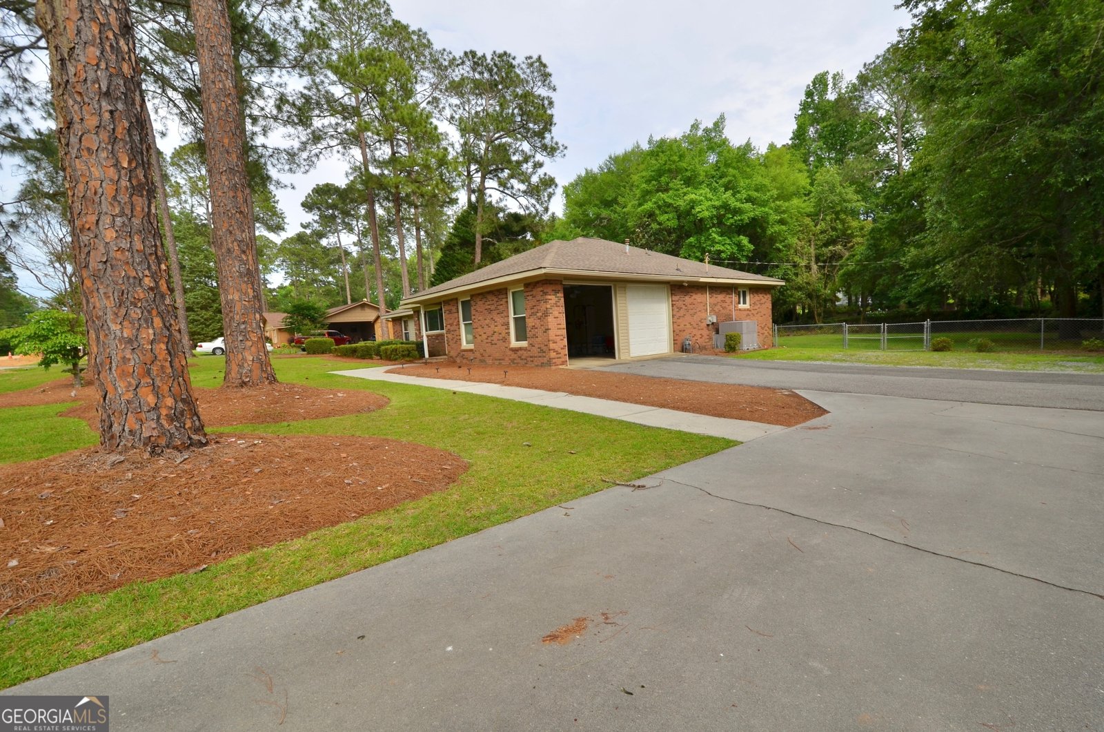 1335 5th Avenue Eastman - 4