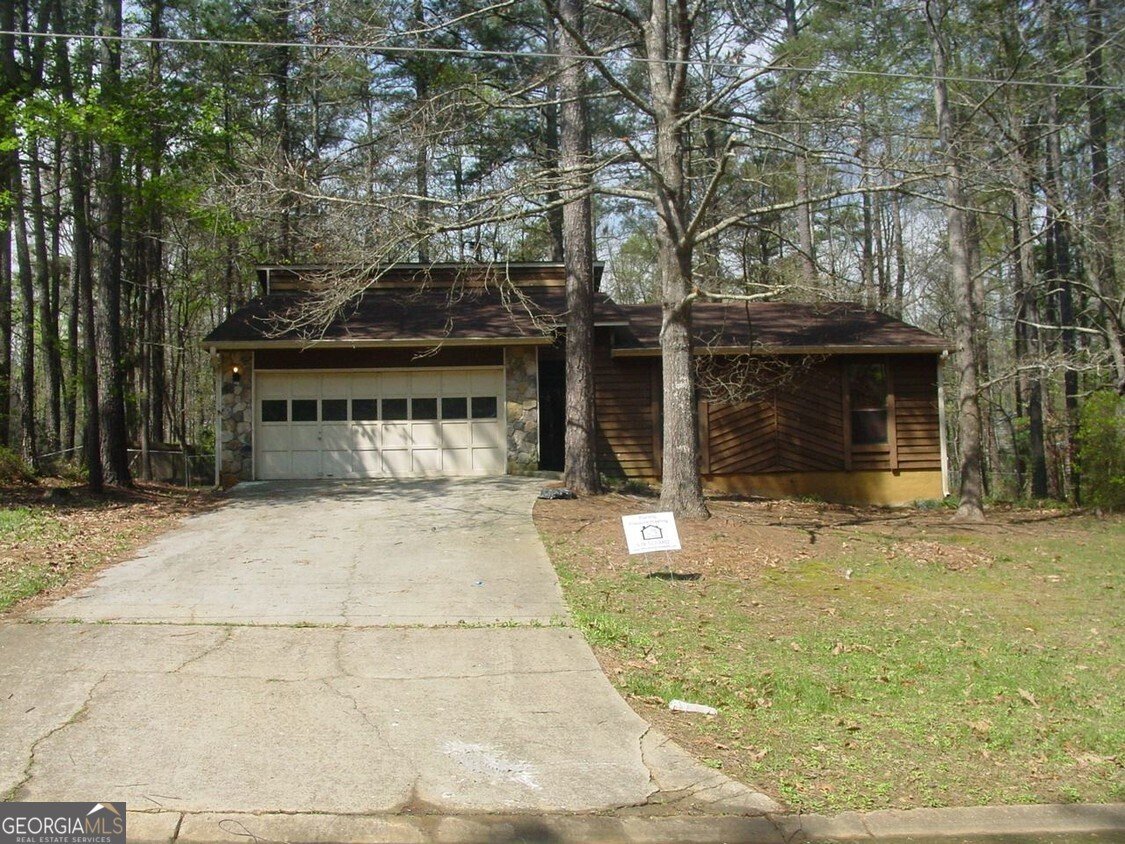 3208 Berrong Way Stone Mountain - 1