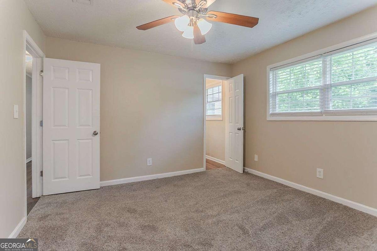 2212 Chestnut Log Loop Lithia Springs - 29