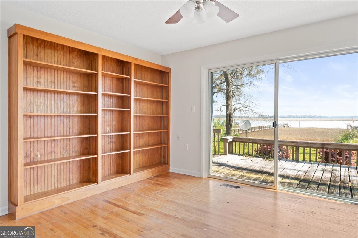 863 HICKORY BLUFF Road Waverly - 49