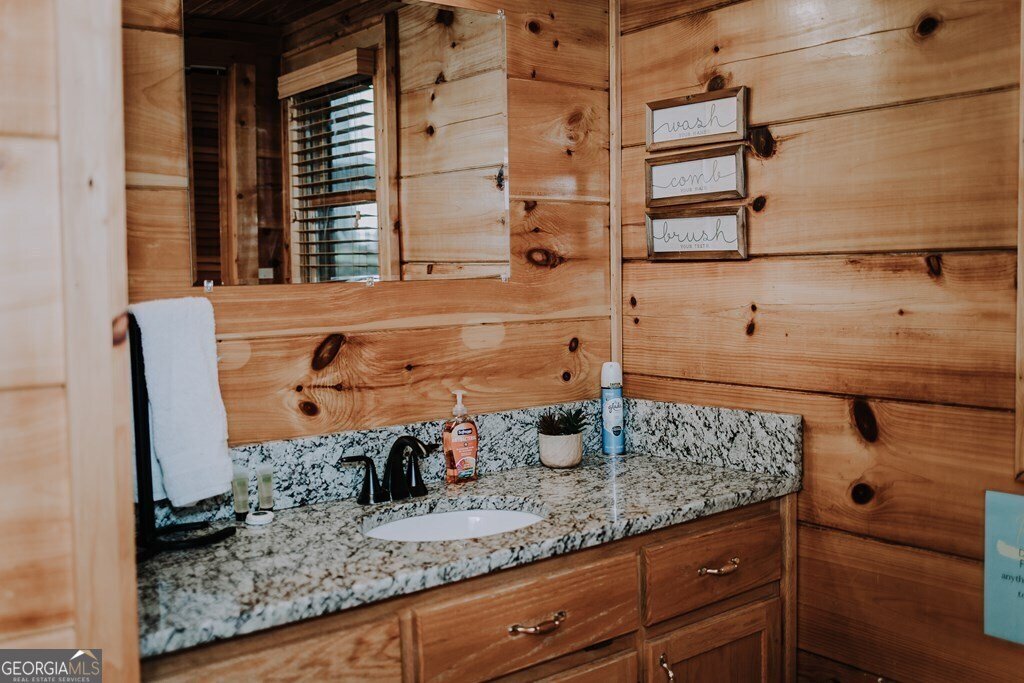 890 Brittney Drive Blue Ridge - 37