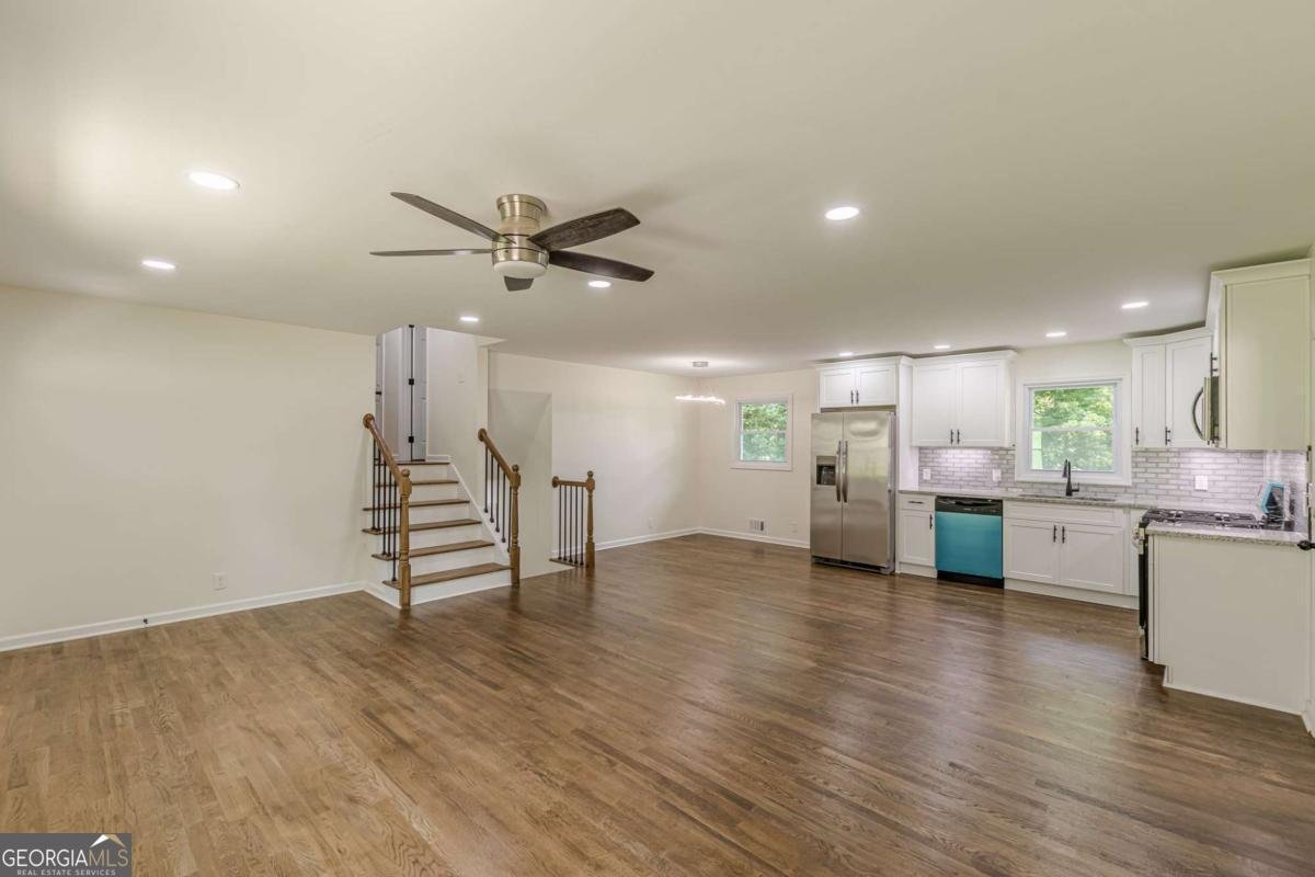3275 Clifton Church Road Atlanta - 19