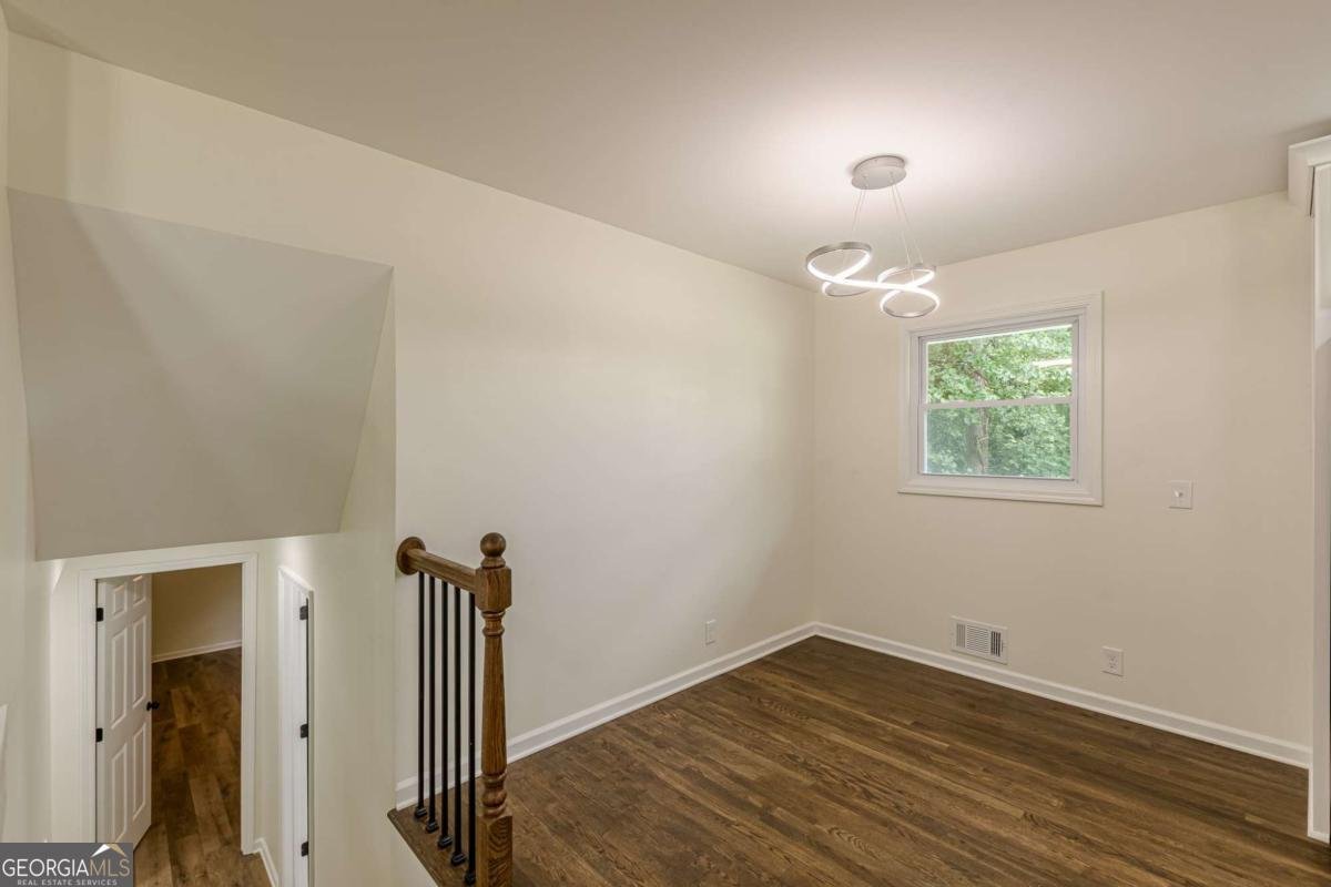 3275 Clifton Church Road Atlanta - 24