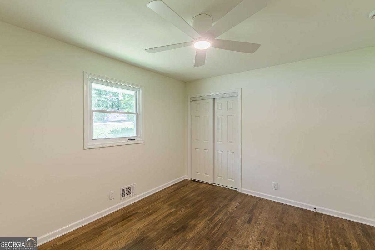 3275 Clifton Church Road Atlanta - 35