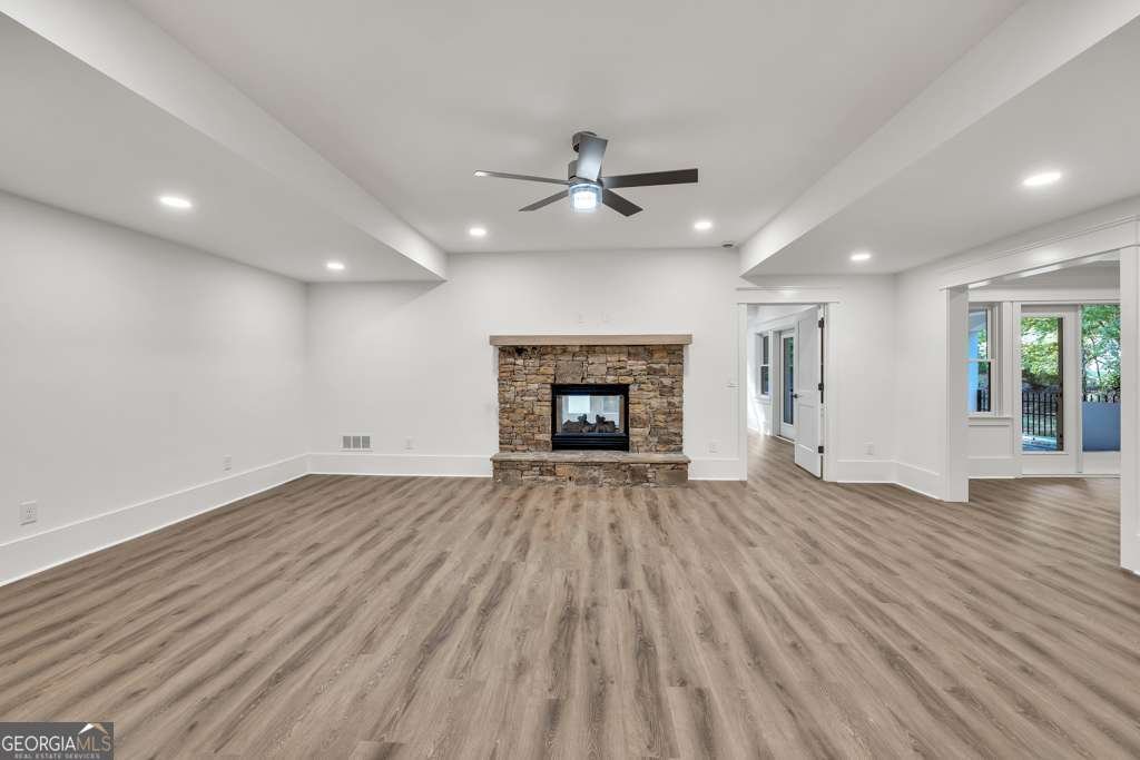 2335 Flat Stone Drive Cumming - 32