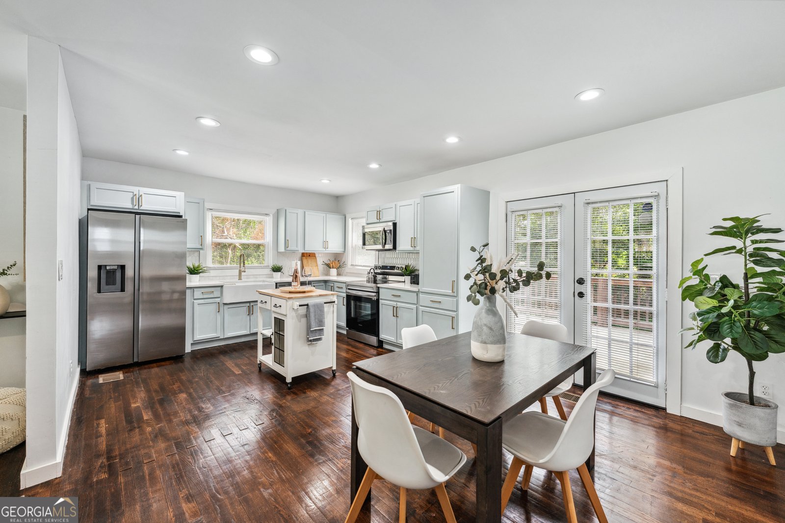 2106 Penrose Drive East Point - 3