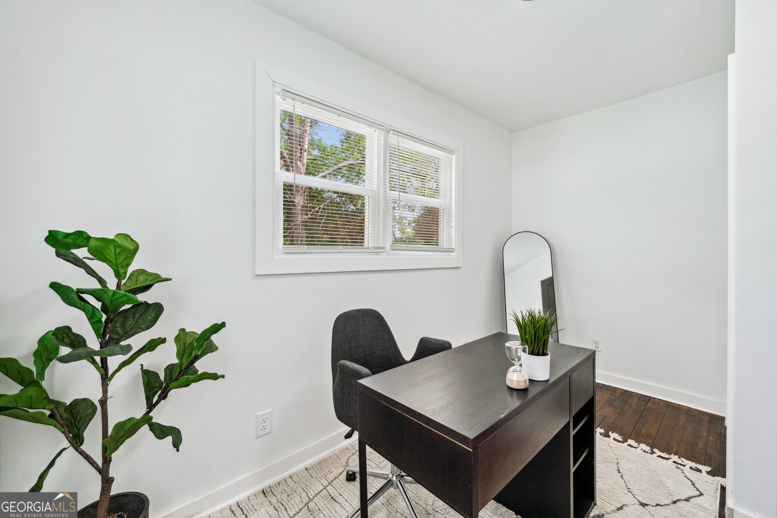 2106 Penrose Drive East Point - 5