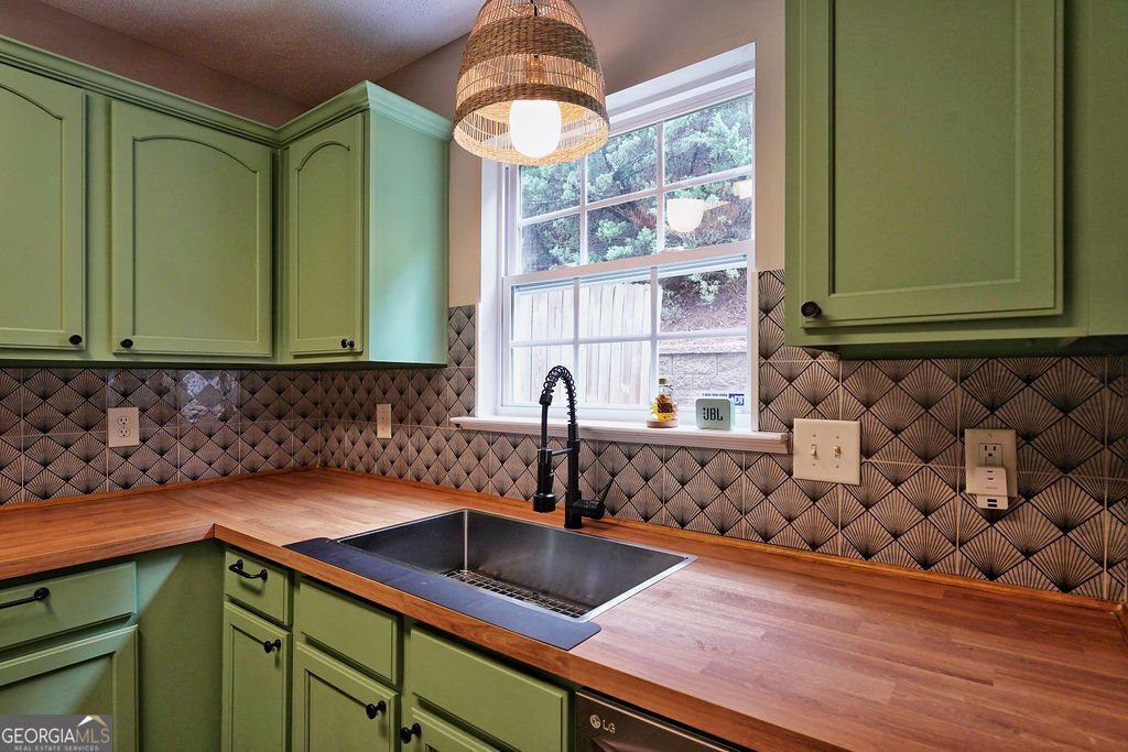 589 Fox Creek Crossing Crossing Woodstock - 4