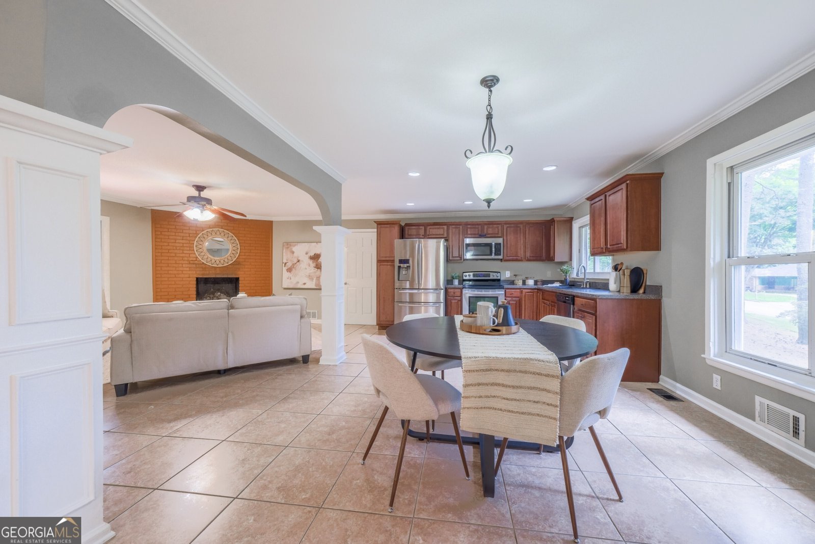 2279 Parkview Circle College Park - 11