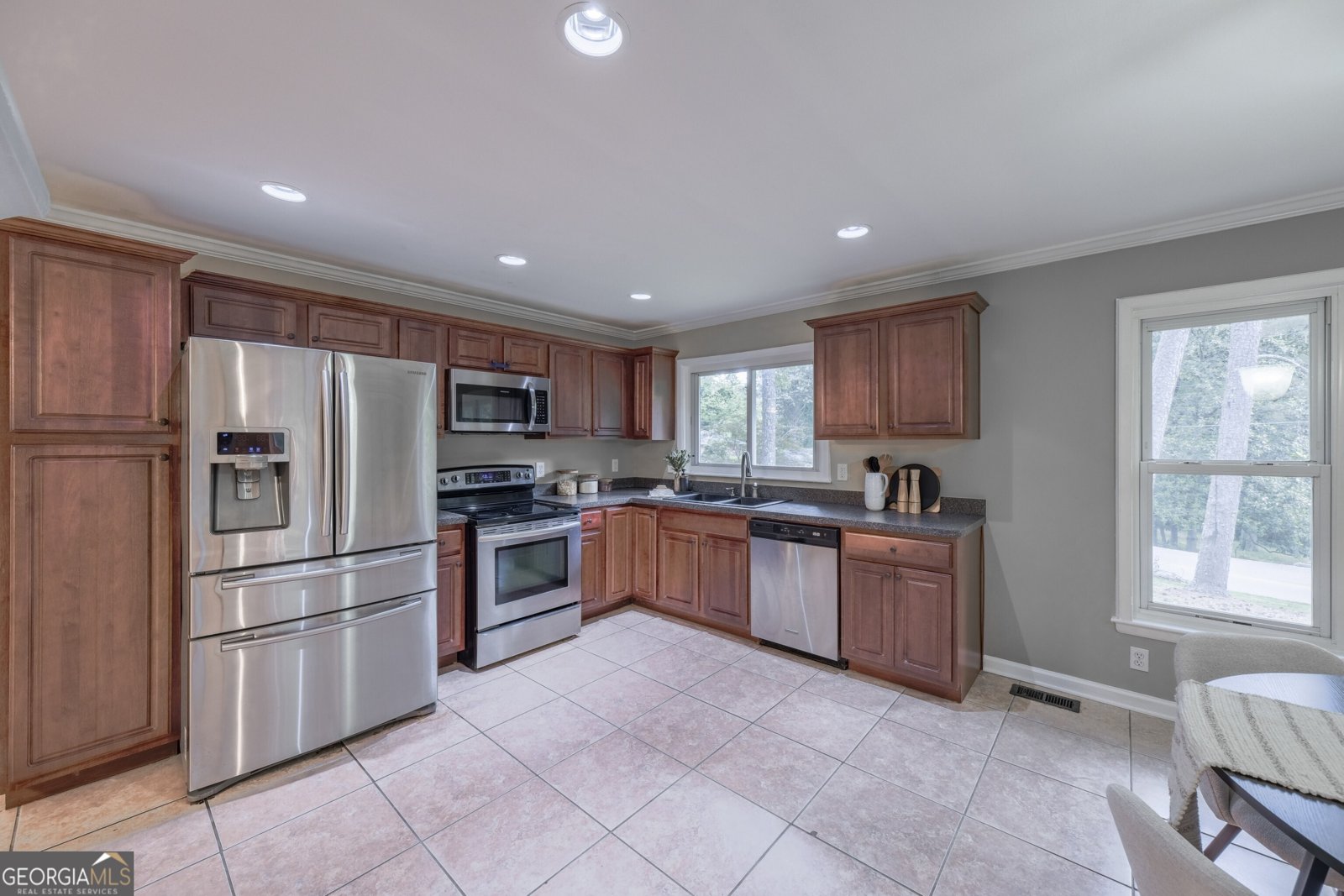 2279 Parkview Circle College Park - 14