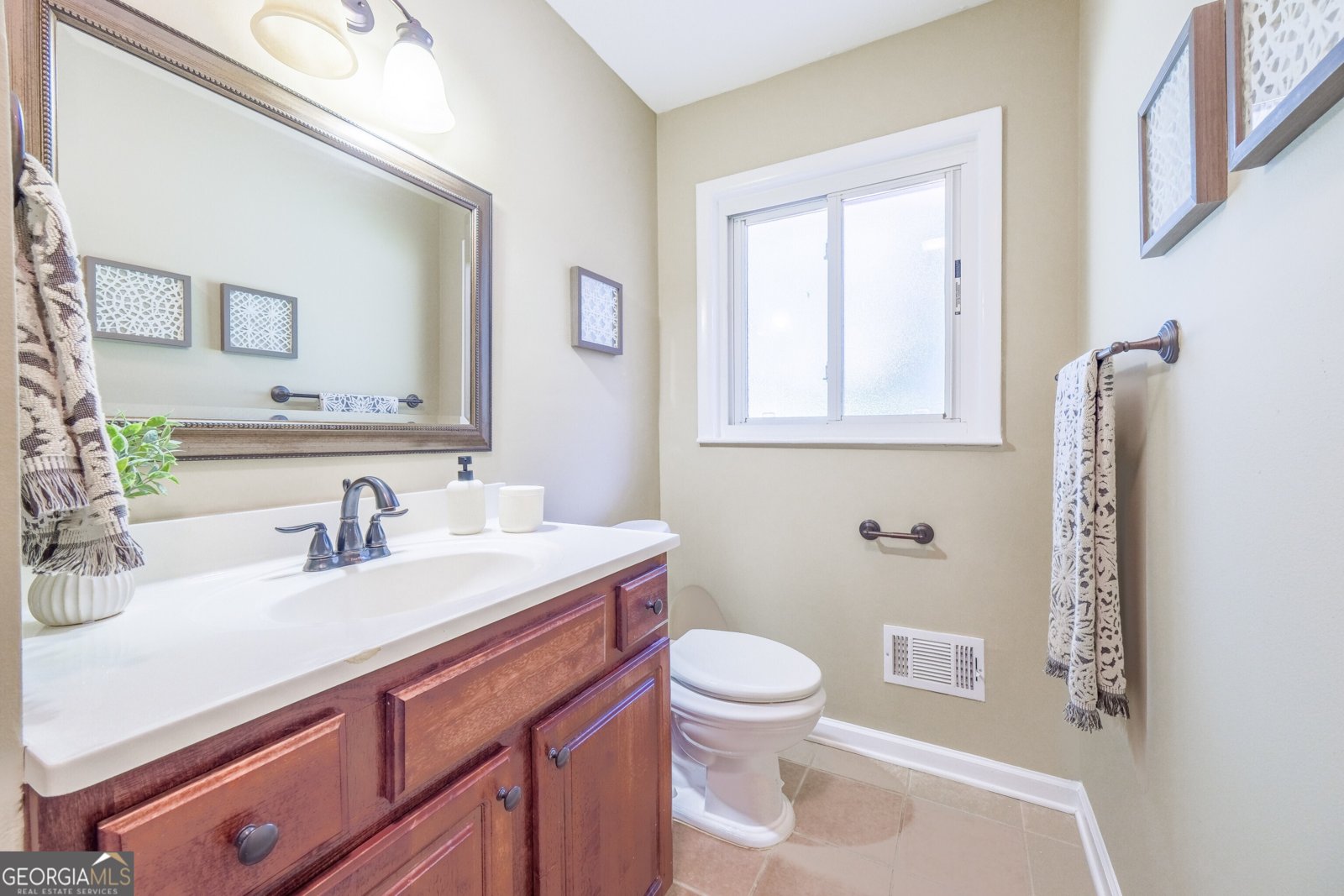 2279 Parkview Circle College Park - 27