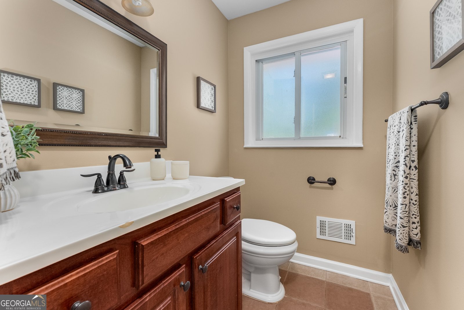 2279 Parkview Circle College Park - 35