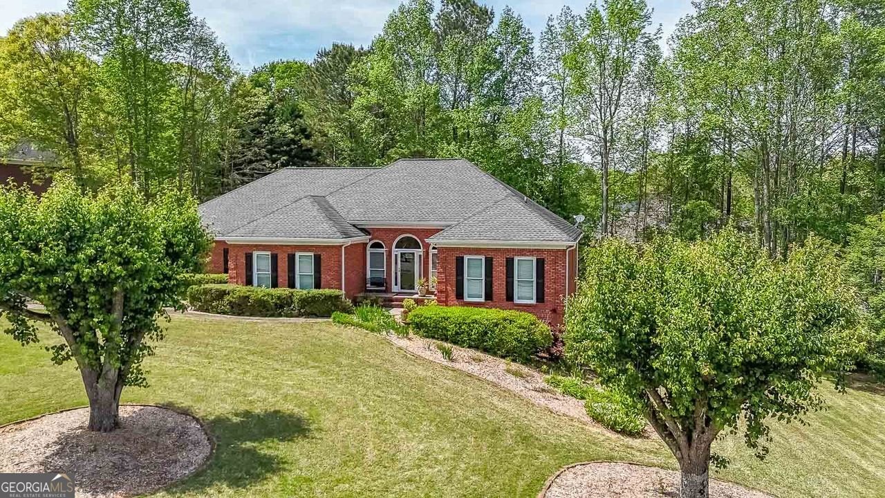 1420 ARBLAY Place Loganville - 1