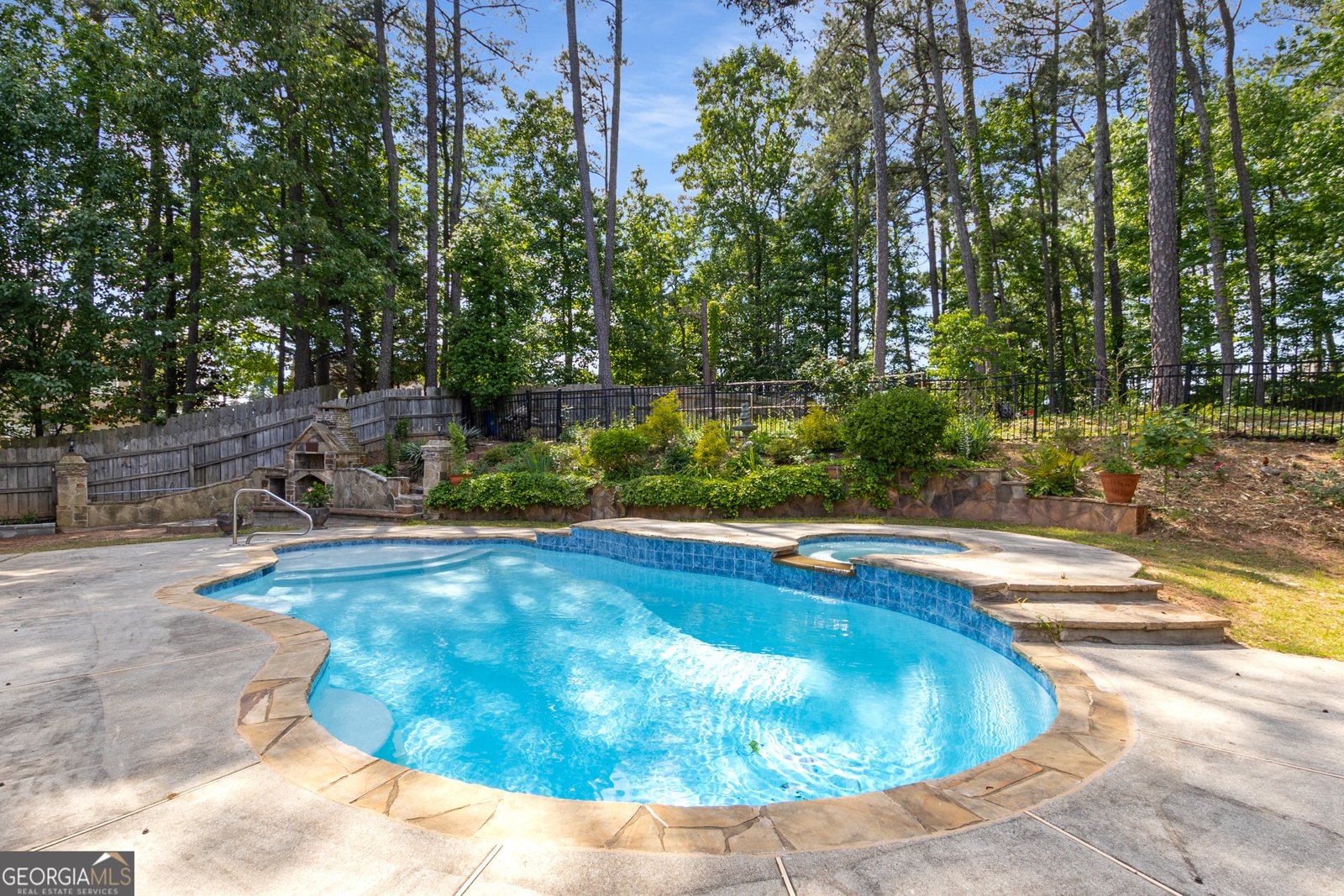 825 Yosemite Drive Suwanee - 40
