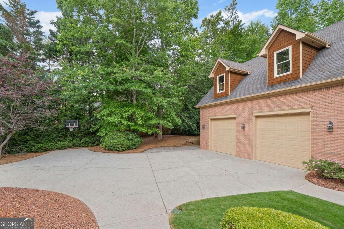 515 Burgess Trail Milton - 63