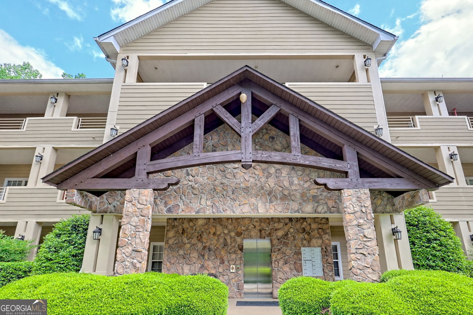 112 Glen Eagle Court Clayton - 2