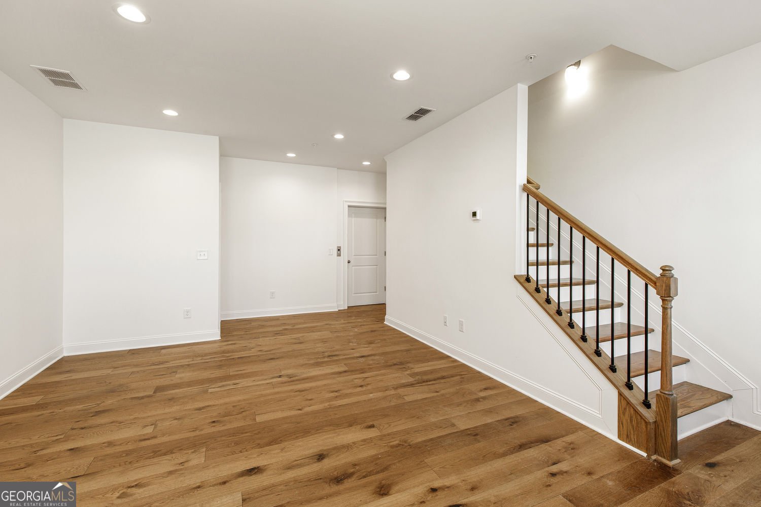 6790 Encore Boulevard Sandy Springs - 33