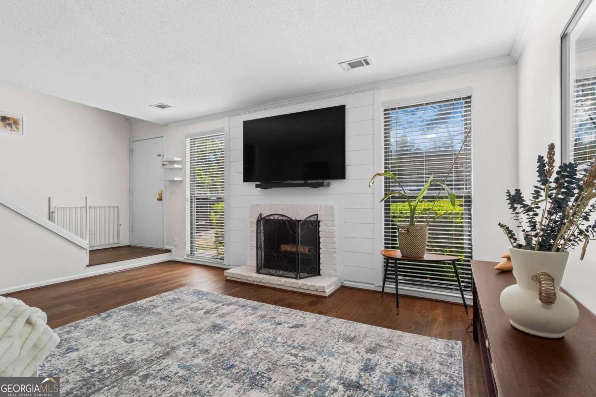 1028 Riverbend Club Drive Atlanta - 5