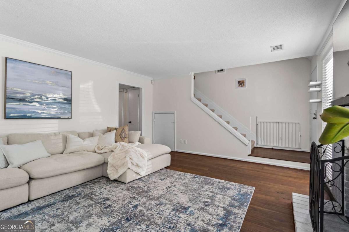 1028 Riverbend Club Drive Atlanta - 6