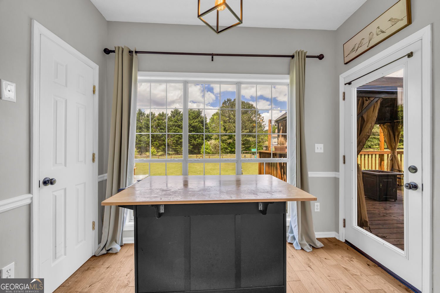 3135 Castlewood Drive Loganville - 37