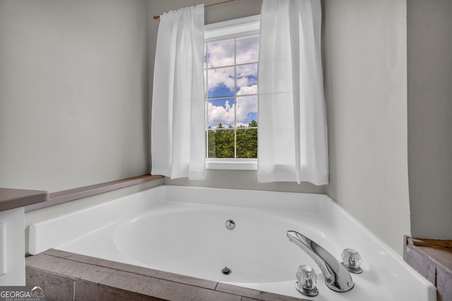 3135 Castlewood Drive Loganville - 65