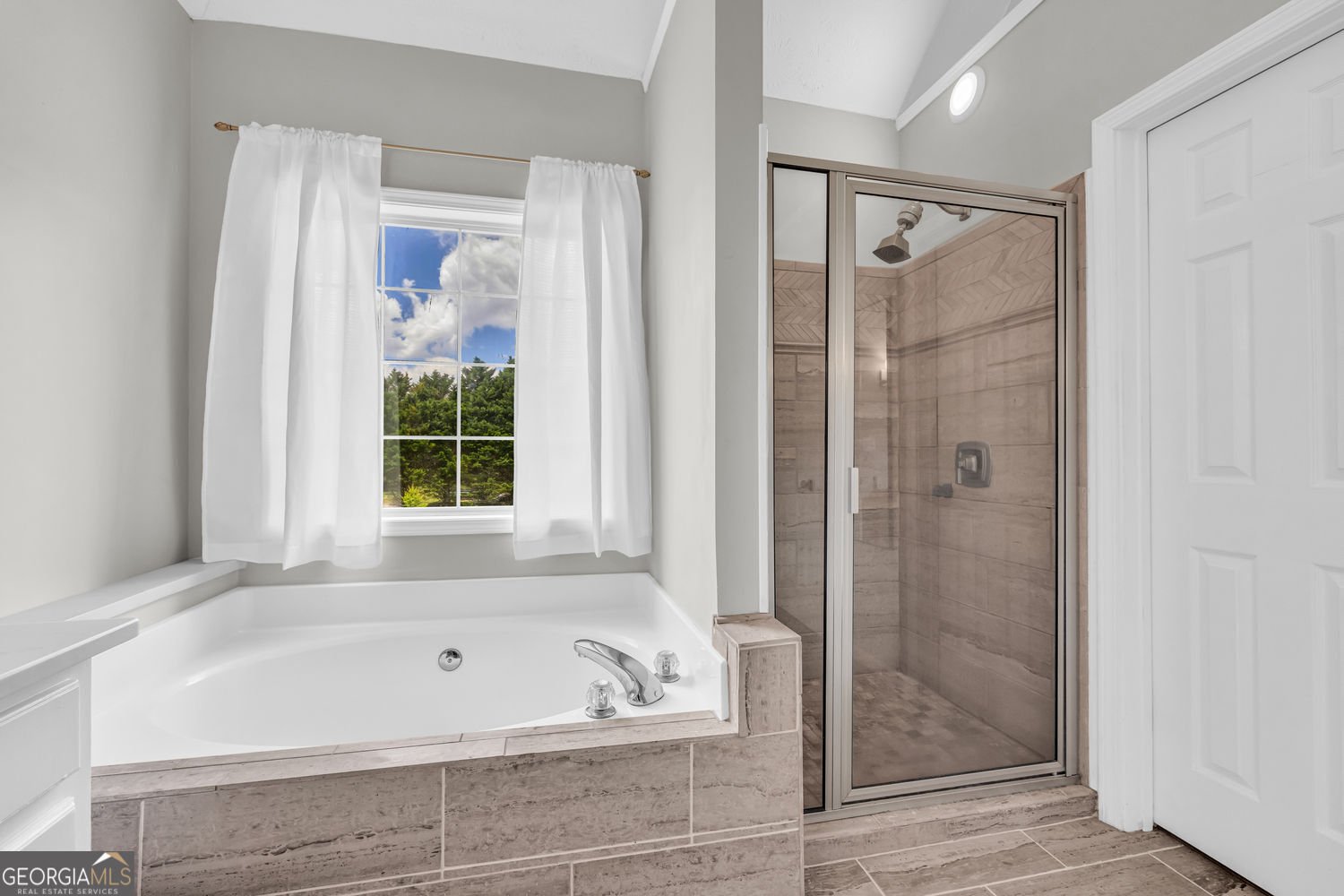 3135 Castlewood Drive Loganville - 70