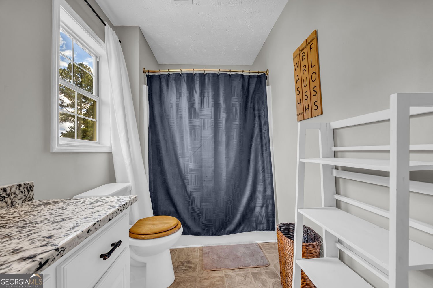 3135 Castlewood Drive Loganville - 75