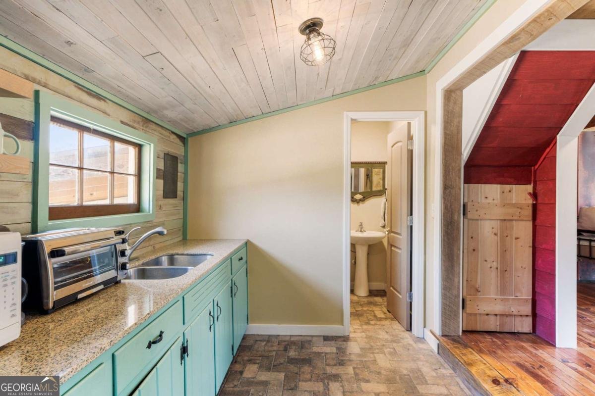 527 Main Street Suwanee - 40