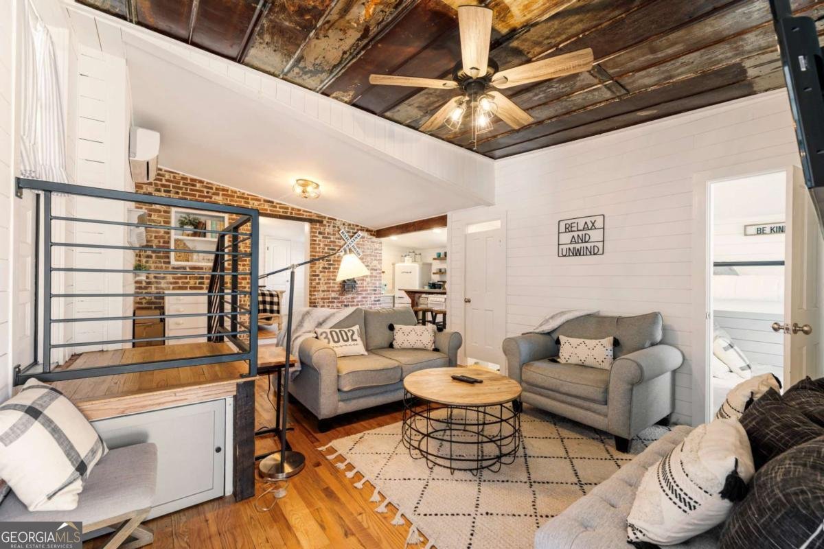 527 Main Street Suwanee - 44