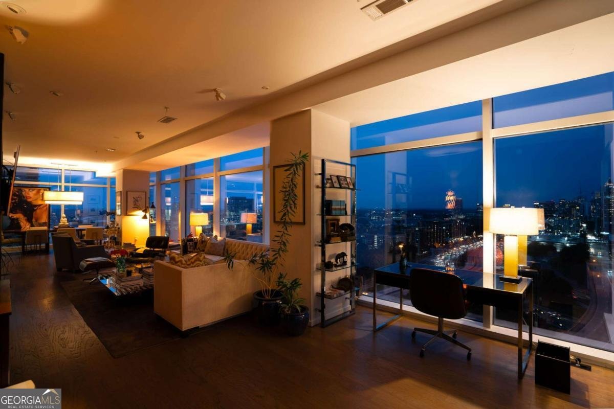 45 IVAN ALLEN JR Boulevard Atlanta - 10