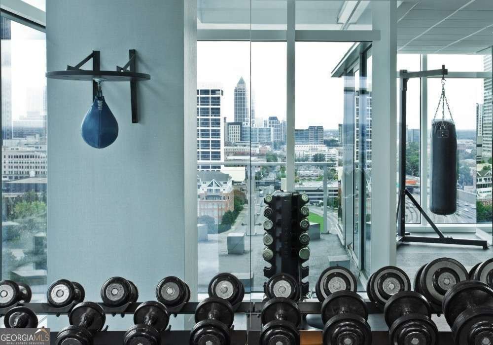 45 IVAN ALLEN JR Boulevard Atlanta - 21
