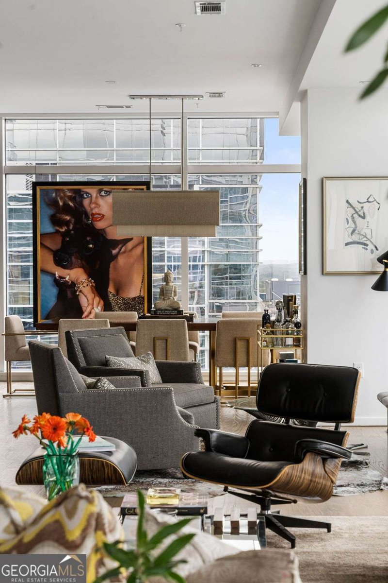 45 IVAN ALLEN JR Boulevard Atlanta - 29