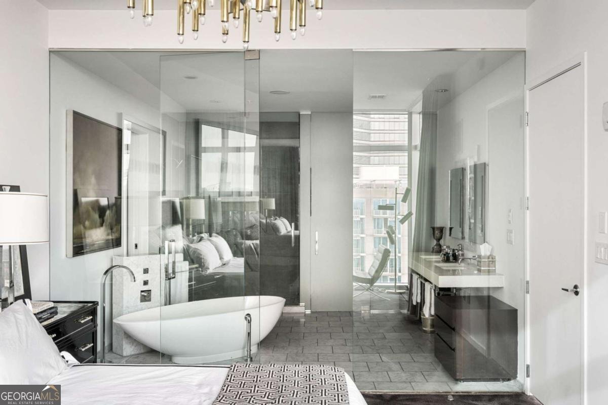 45 IVAN ALLEN JR Boulevard Atlanta - 38