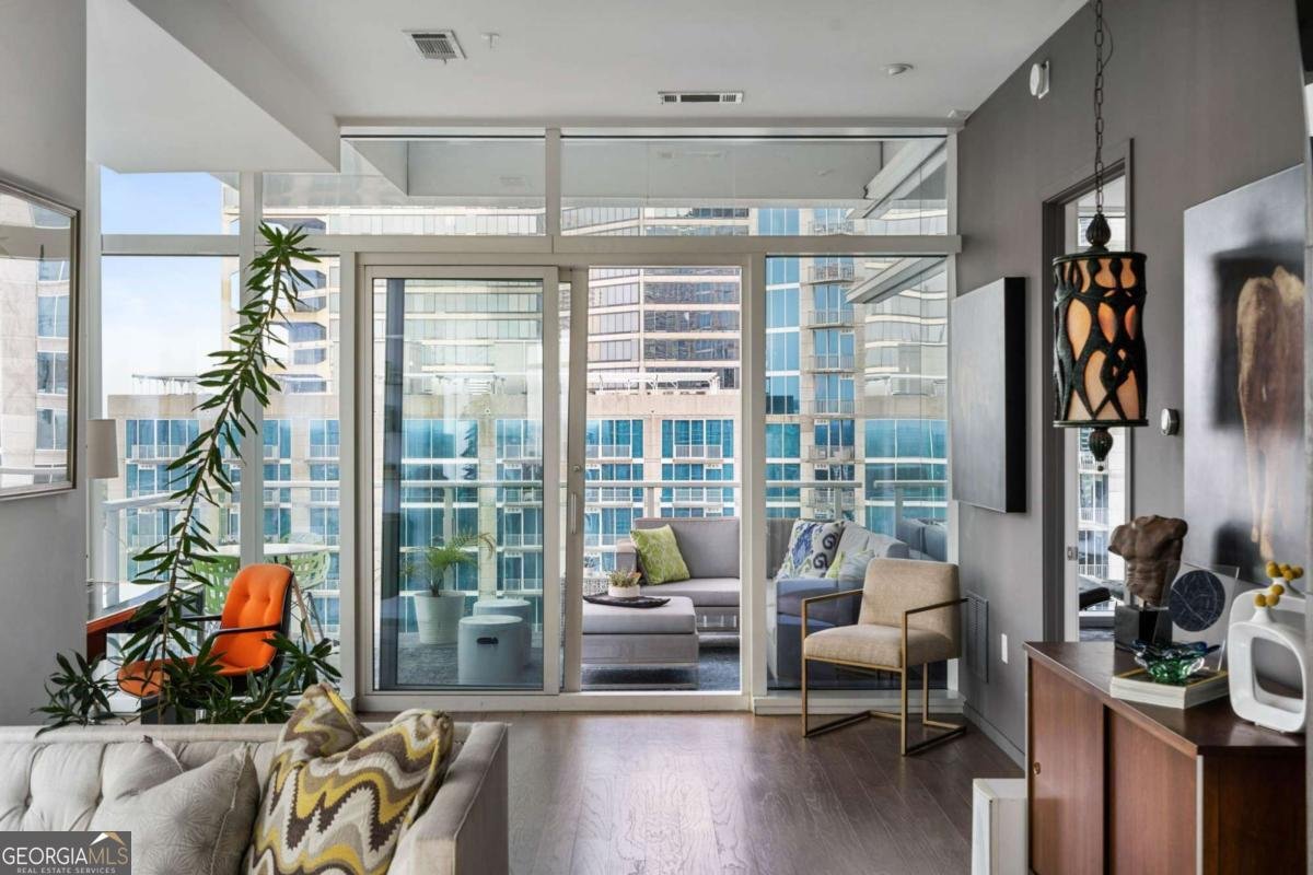 45 IVAN ALLEN JR Boulevard Atlanta - 46