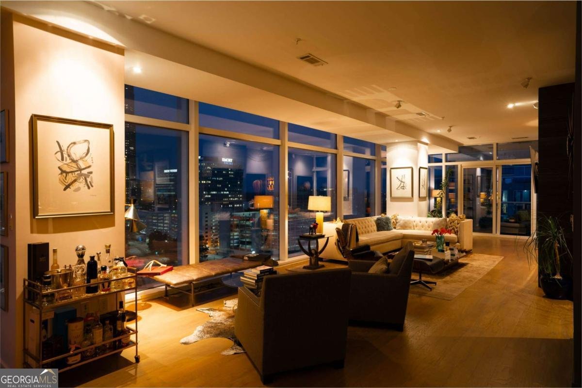 45 IVAN ALLEN JR Boulevard Atlanta - 8
