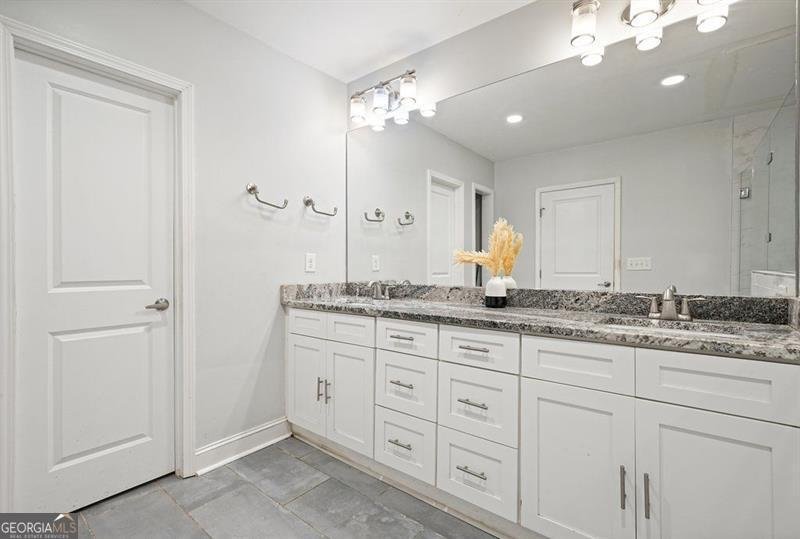 2162 BROOKVIEW Drive Atlanta - 17