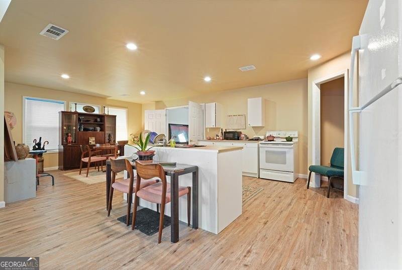 2162 BROOKVIEW Drive Atlanta - 27