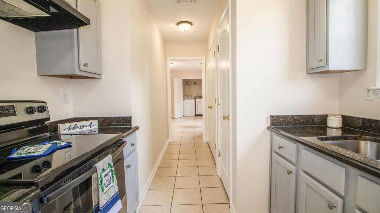 213 WHISTLE Way Locust Grove - 30