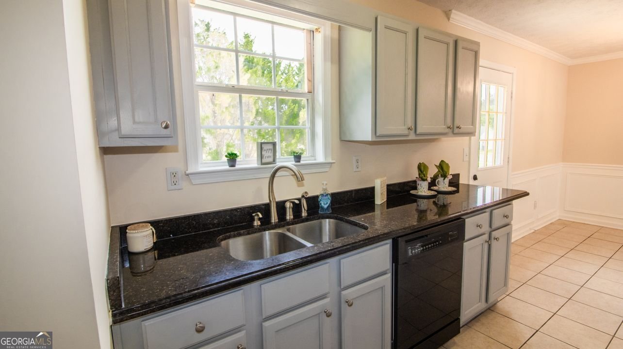 213 WHISTLE Way Locust Grove - 31