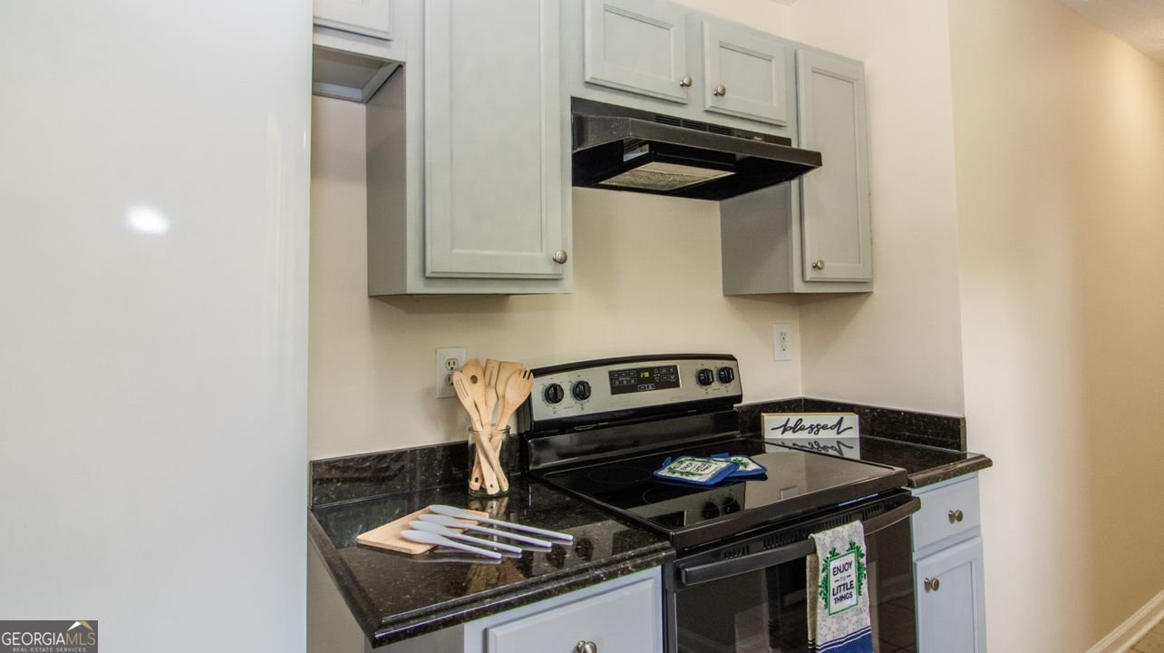 213 WHISTLE Way Locust Grove - 33