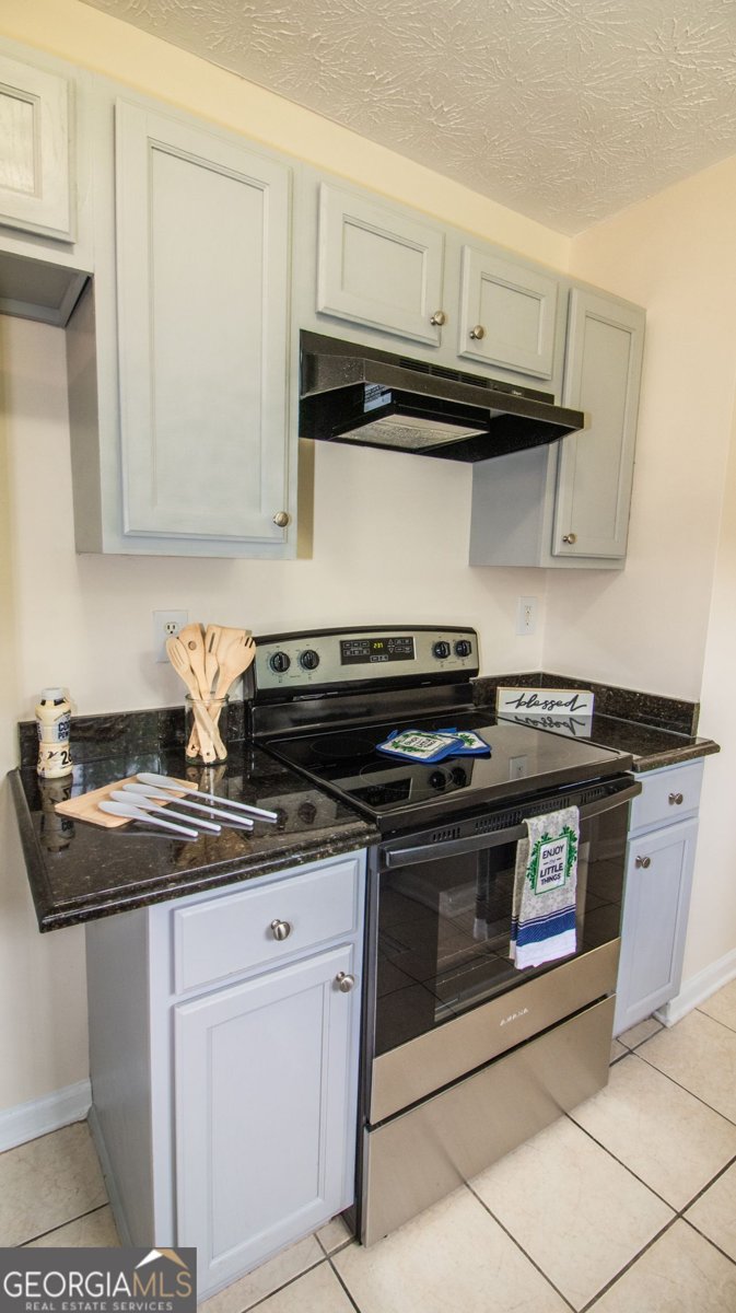213 WHISTLE Way Locust Grove - 35