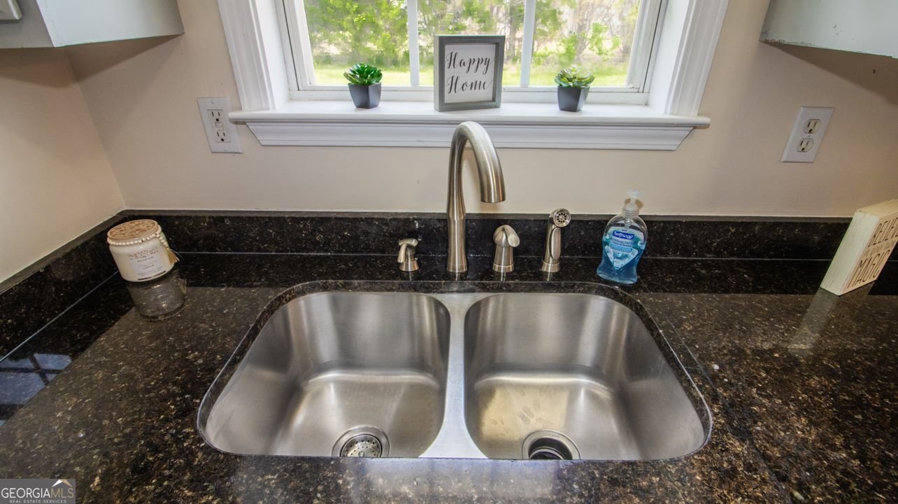 213 WHISTLE Way Locust Grove - 37